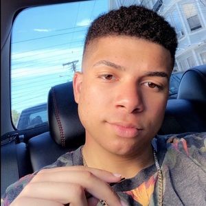 Meet your Posher, Luis